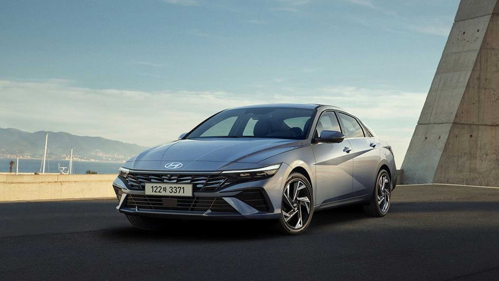 هيونداي إلنترا 2025 Gallery Image