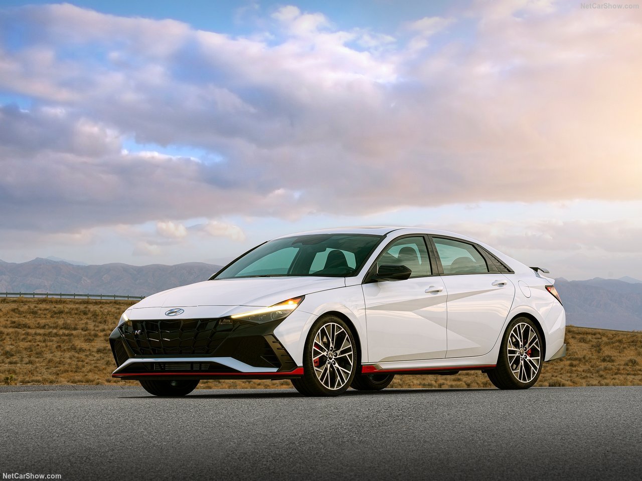 هيونداي إلنترا 2022 Gallery Image