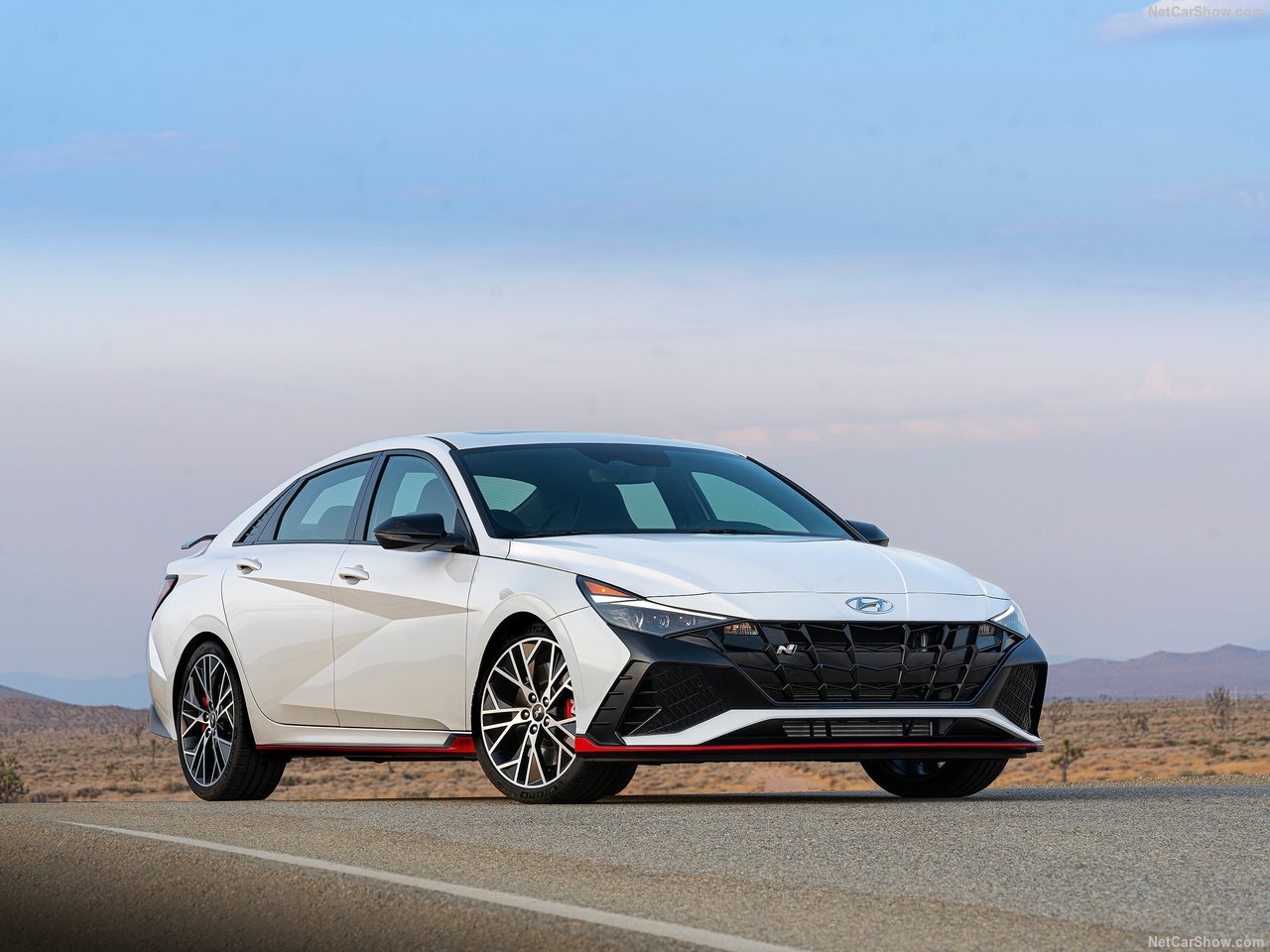 هيونداي إلنترا 2022 Gallery Image