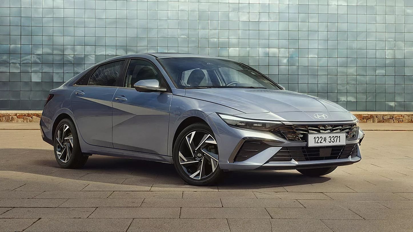 هيونداي إلنترا 2025 Gallery Image